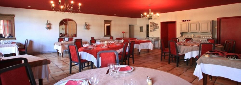 Le Victor Hugo - Hotel Et Restaurant - Logis Hotels Saint Cere Bagian luar foto
