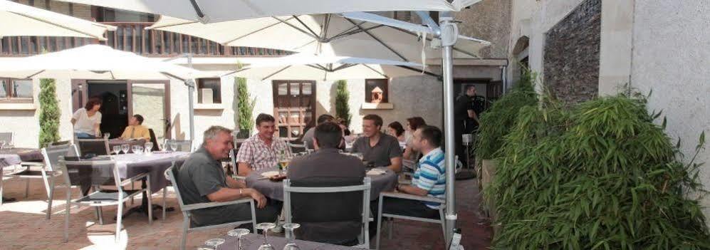 Le Victor Hugo - Hotel Et Restaurant - Logis Hotels Saint Cere Bagian luar foto